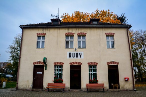 Zabytkowa Stacja Kolejki Wąskotorowej, Rudy, Śląsk - bele kaj, blog podróżniczy po śląsku