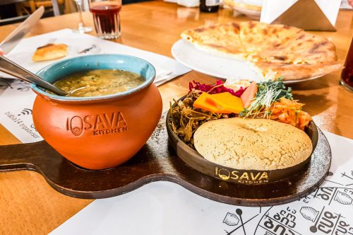 Gruzińska kuchnia, restauracje w Tbilisi - bele kaj, blog podróżniczy po śląsku